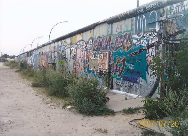 berlin wall photo, photobucket.com, scan0001.jpg